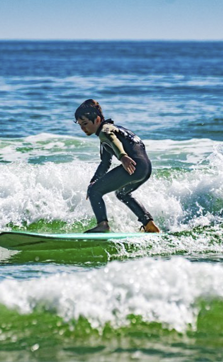 Aluno Criança Surfando 2